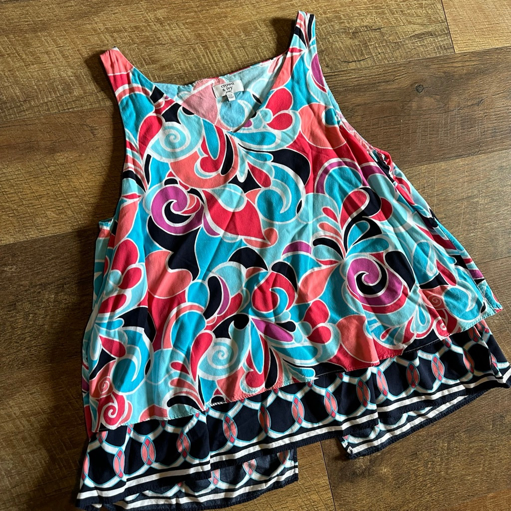 Women's Crown & Ivy Petite Tank Top PM Blue Pink Abstract